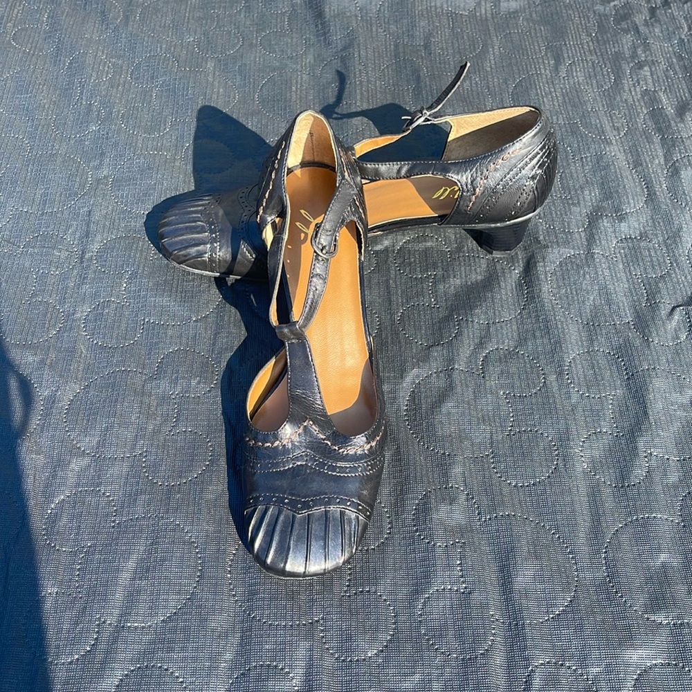 J. Jill Black T-Strap Low Heel Women's Shoes